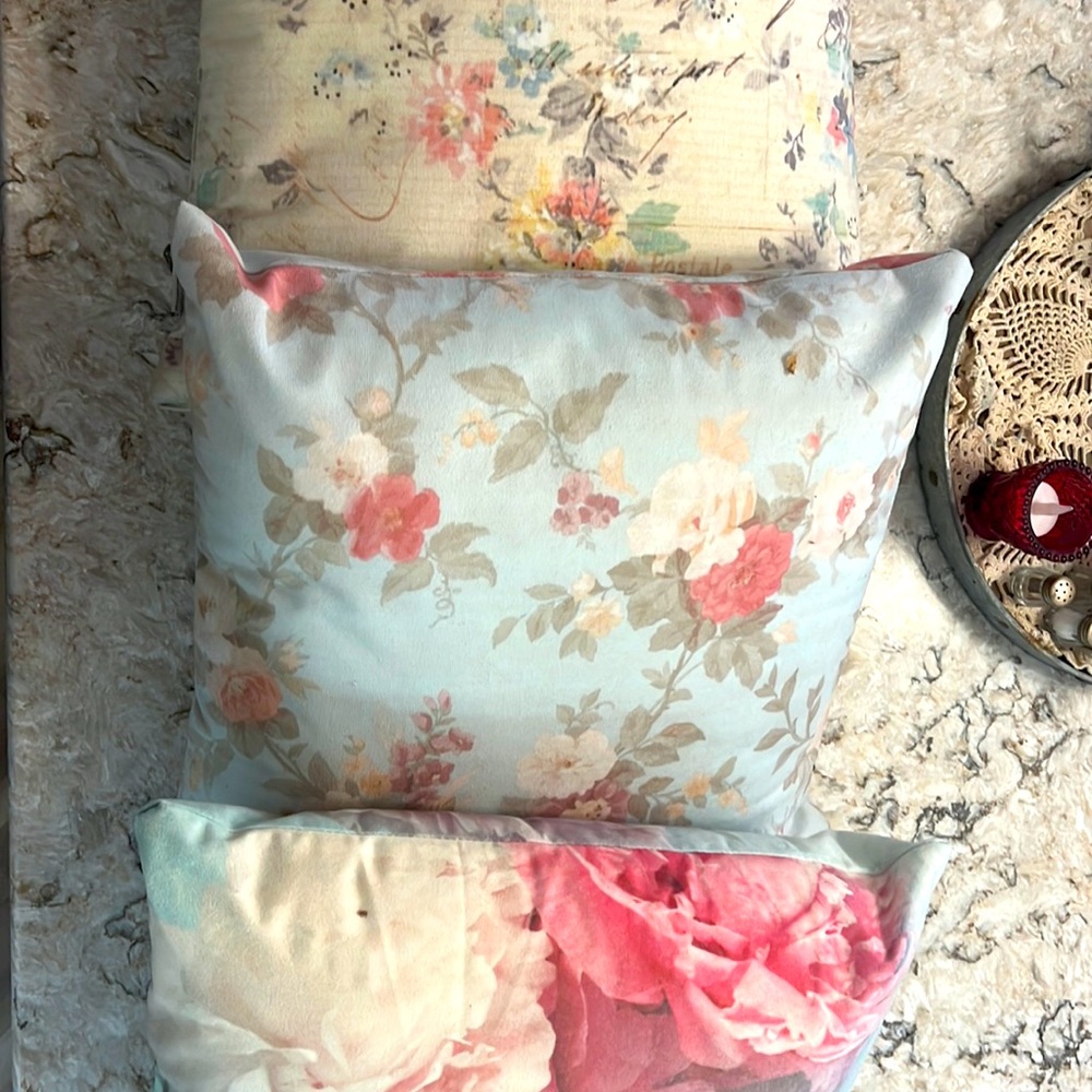 Shabby Chic throw pillows